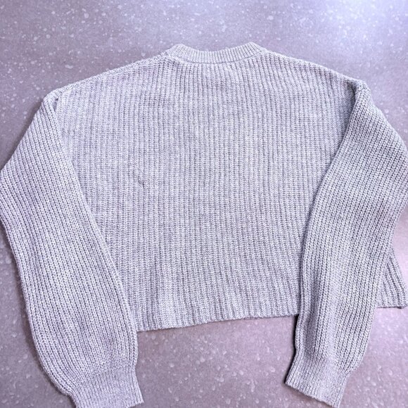 BP Women’s Sweater - Picture 2 of 8